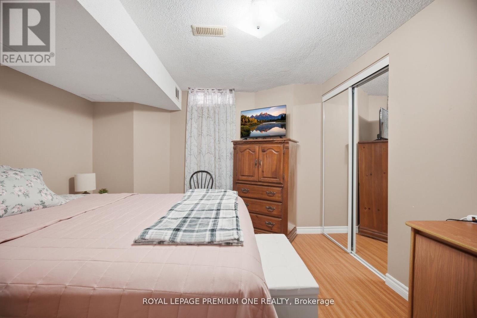 64 Mare Crescent, Toronto, Ontario  M9W 7E7 - Photo 43 - W13016106