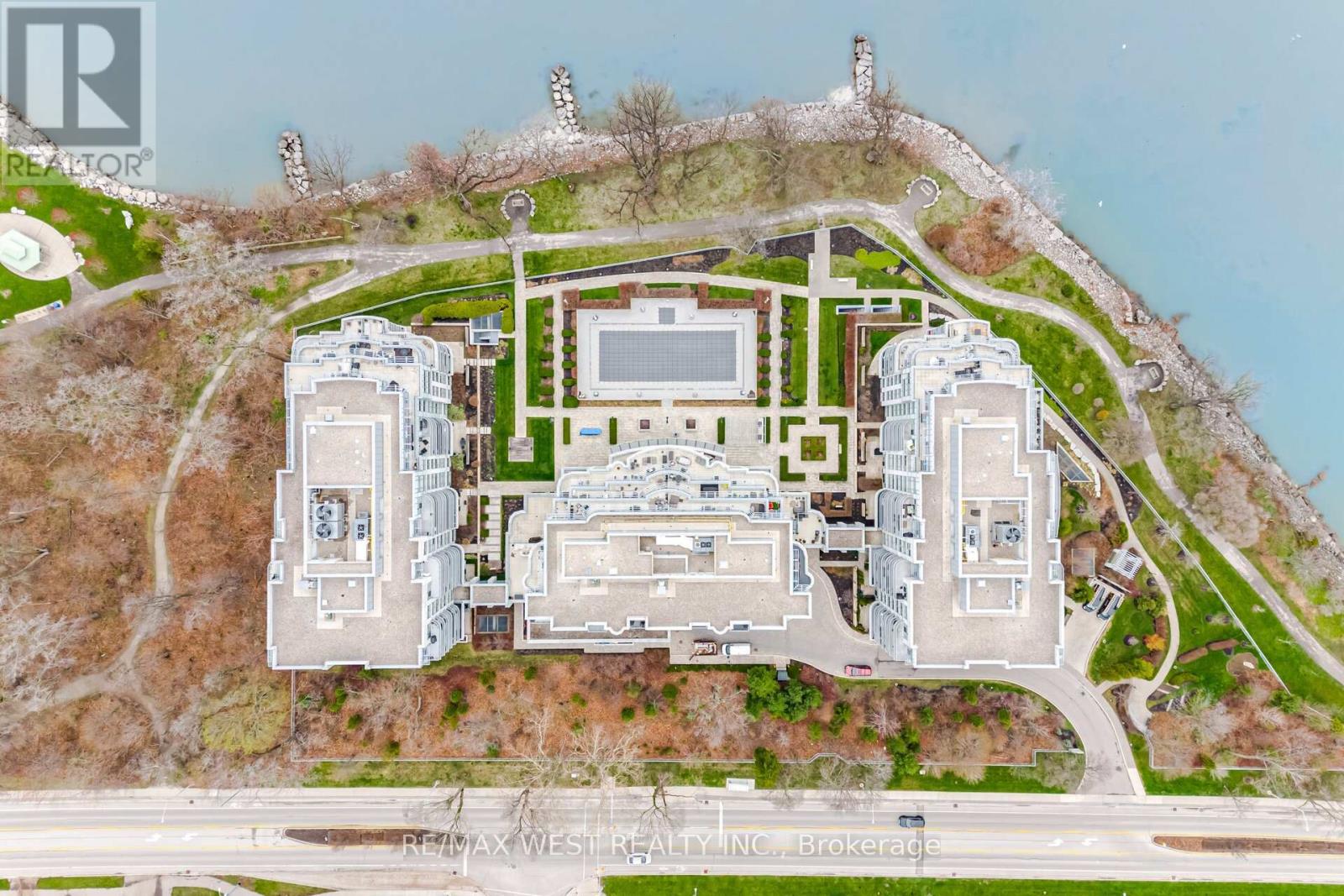 825 - 3500 Lakeshore Road W, Oakville, Ontario  L6L 0B4 - Photo 2 - W13016108