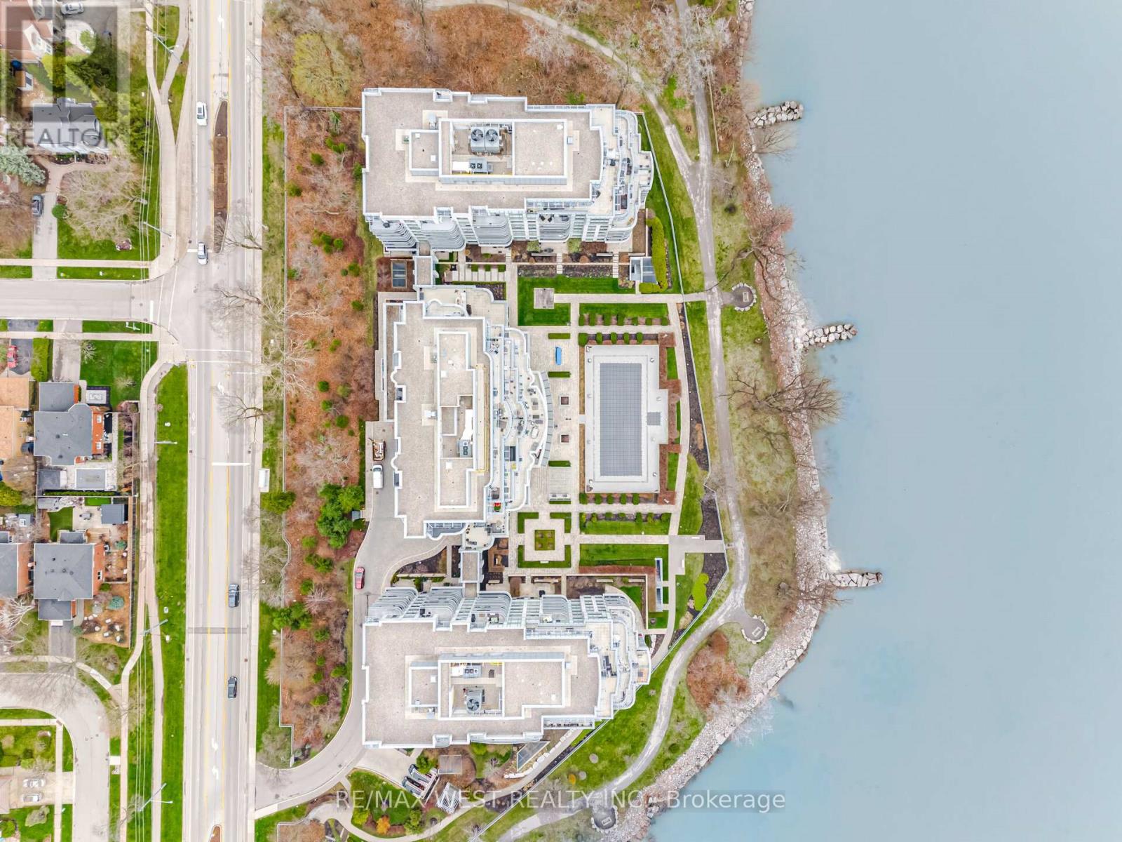 825 - 3500 Lakeshore Road W, Oakville, Ontario  L6L 0B4 - Photo 3 - W13016108