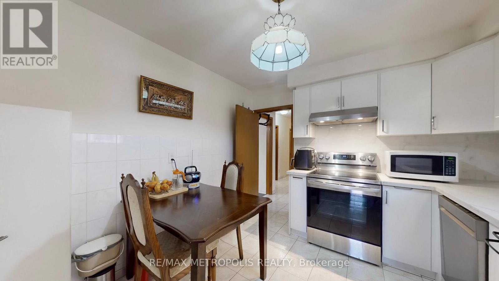 68 Paulvale Crescent, Toronto, Ontario  M3J 1K5 - Photo 10 - W13016128