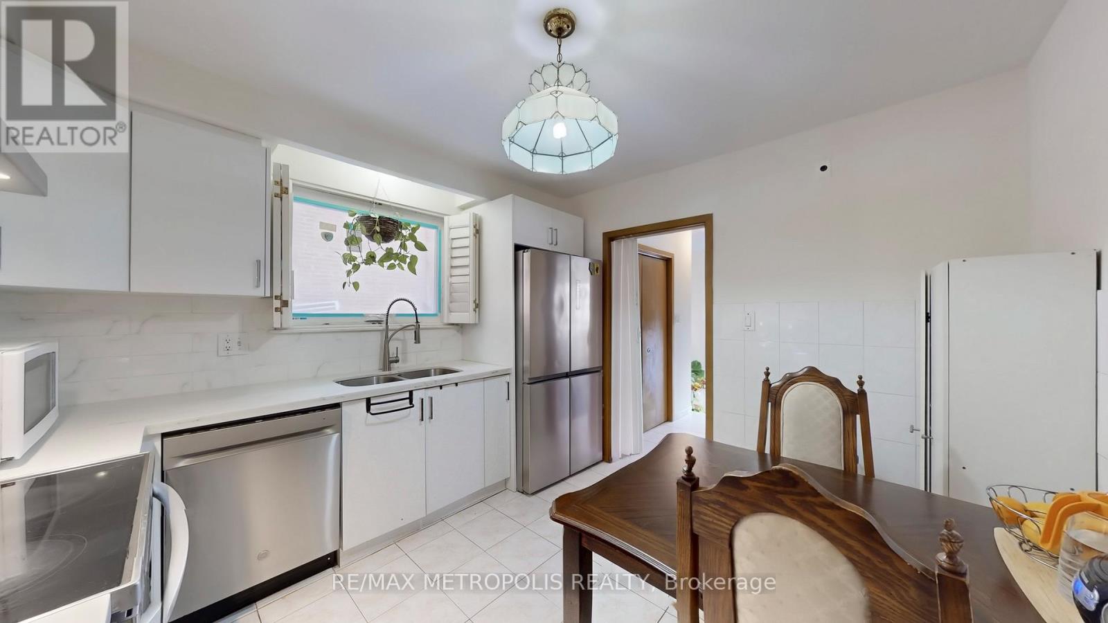 68 Paulvale Crescent, Toronto, Ontario  M3J 1K5 - Photo 12 - W13016128