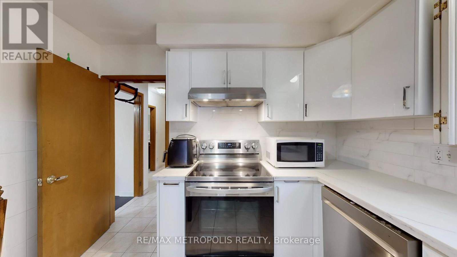 68 Paulvale Crescent, Toronto, Ontario  M3J 1K5 - Photo 14 - W13016128