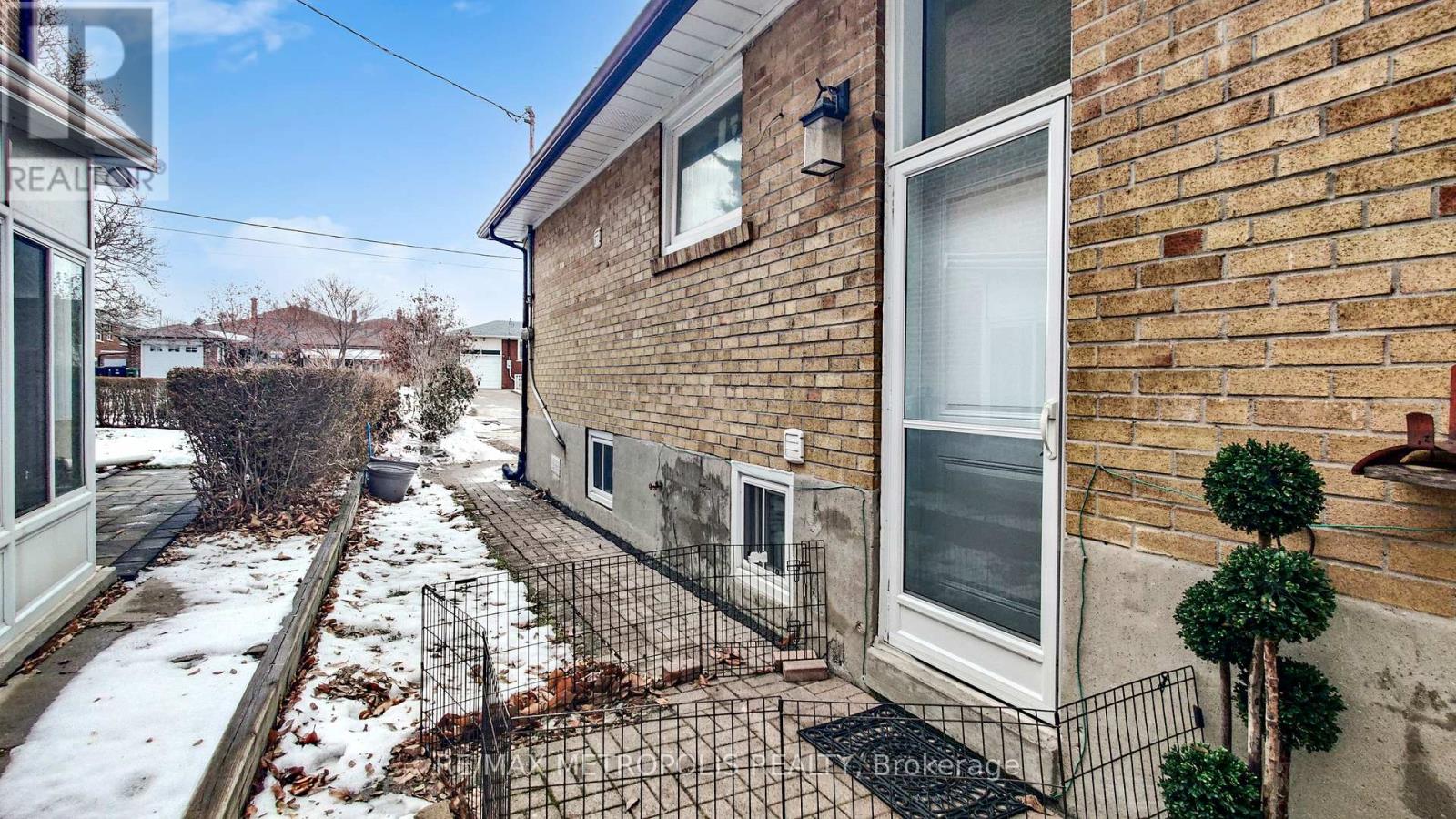 68 Paulvale Crescent, Toronto, Ontario  M3J 1K5 - Photo 47 - W13016128