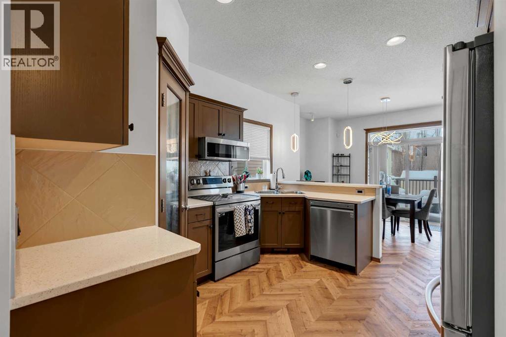 265 Bridlemeadows Common Sw, Calgary, Alberta  T2Y 4V4 - Photo 7 - A2302149