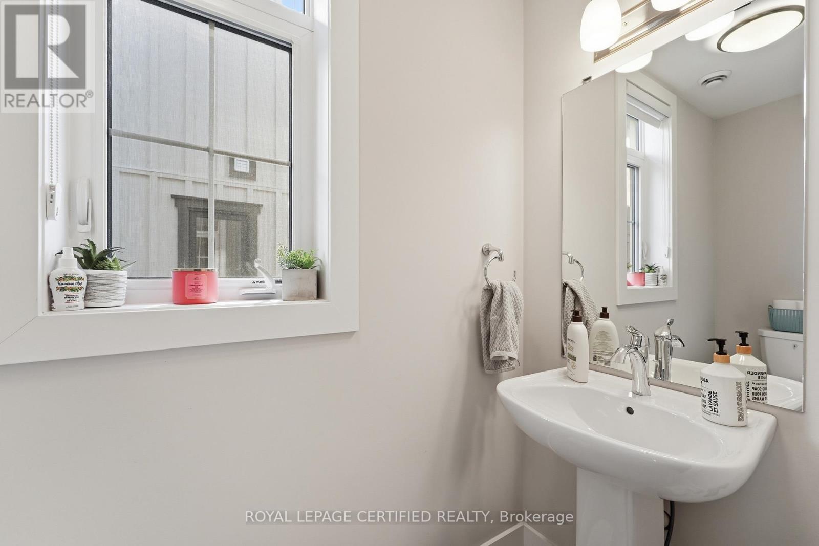 146 Sycamore Street, Blue Mountains, Ontario  L9Y 4E4 - Photo 4 - X13016064