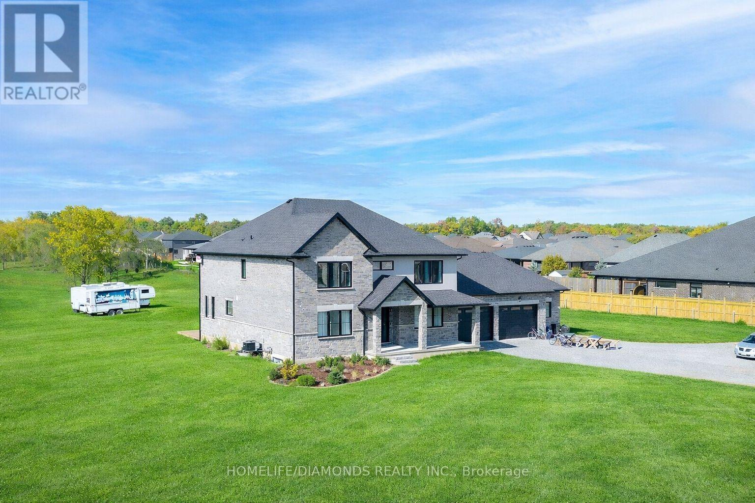 129 South Pelham Road, Welland, Ontario  L3B 5N8 - Photo 2 - X13016090