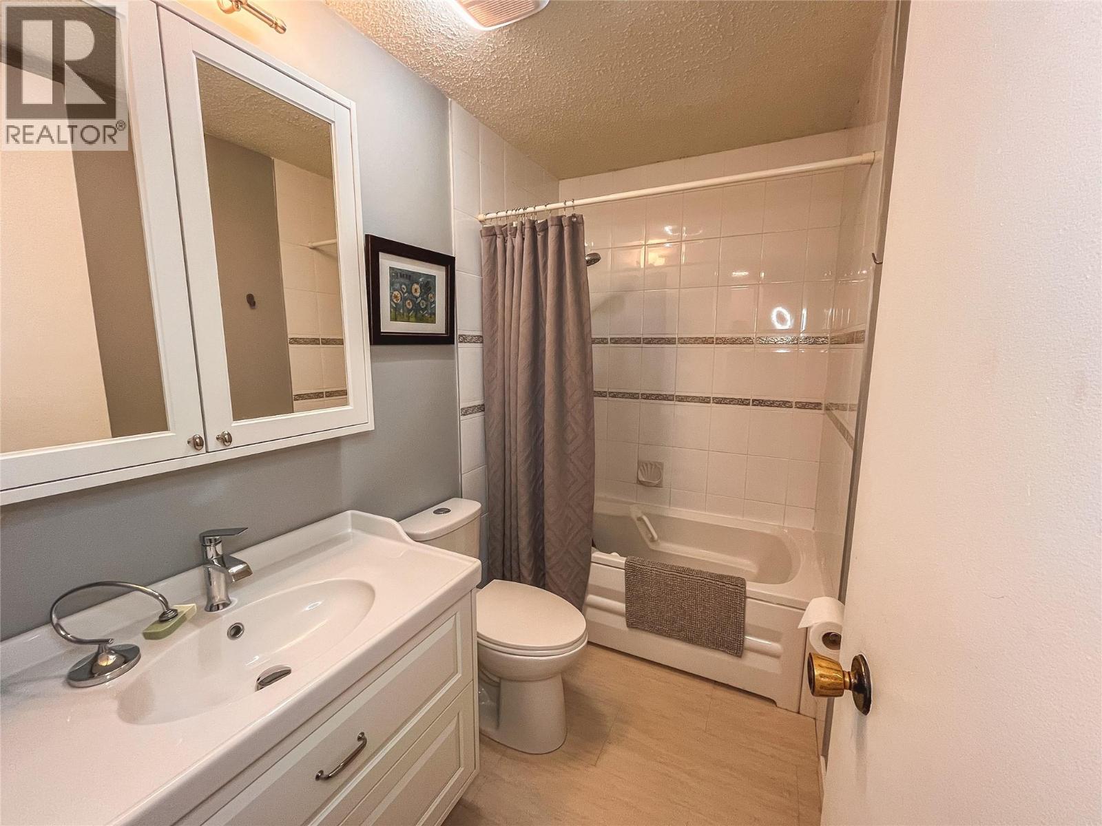 11 Ridgemont Drive, Fernie, British Columbia  V0B 1M2 - Photo 15 - 10383821