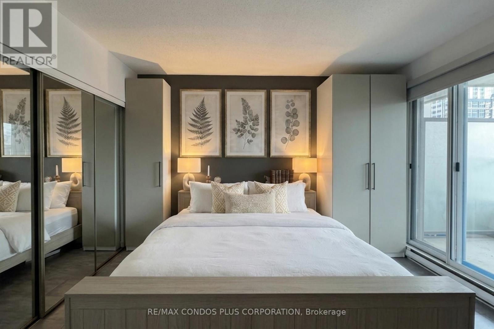 509 - 77 Harbour Square, Toronto, Ontario  M5J 2S2 - Photo 13 - C13014550