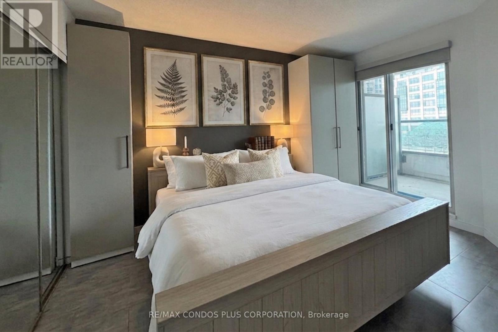 509 - 77 Harbour Square, Toronto, Ontario  M5J 2S2 - Photo 12 - C13014550