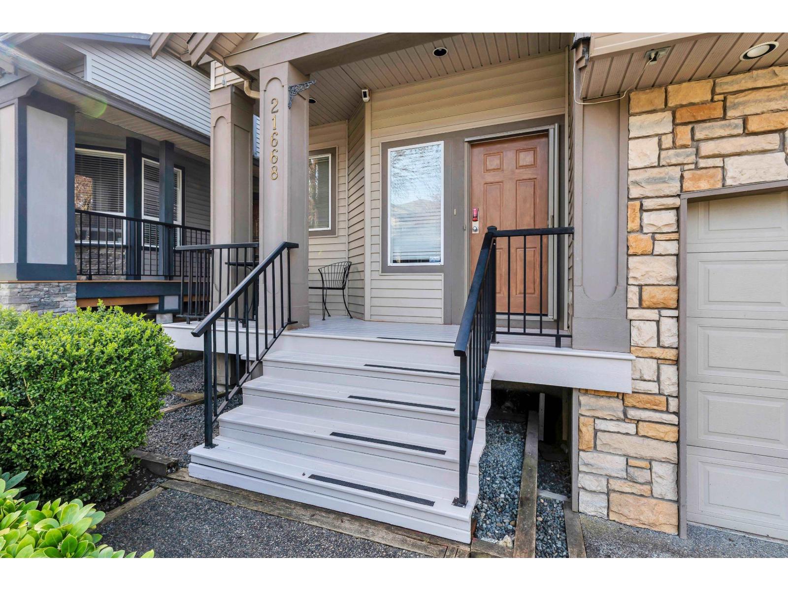 21668 89a Avenue, Langley, British Columbia  V1M 4C6 - Photo 3 - R3111830