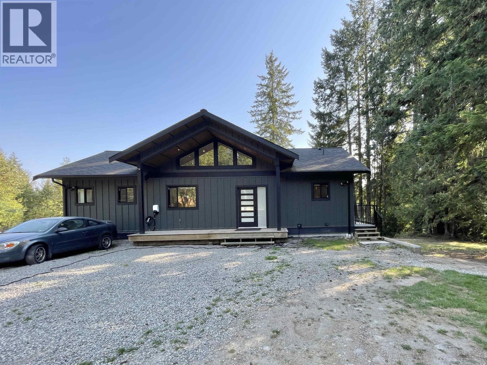 915 Payne Road, Gibsons, British Columbia  V0N 1V7 - Photo 4 - R3113072
