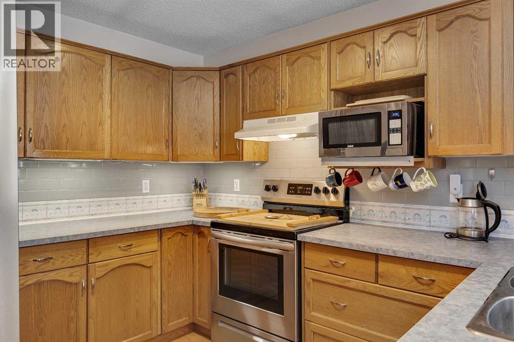 6 Covewood Park Ne, Calgary, Alberta  T3K 4T1 - Photo 2 - A2300433