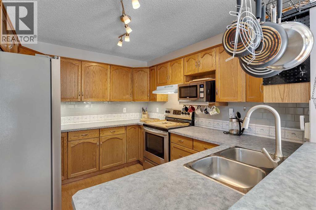 6 Covewood Park Ne, Calgary, Alberta  T3K 4T1 - Photo 10 - A2300433