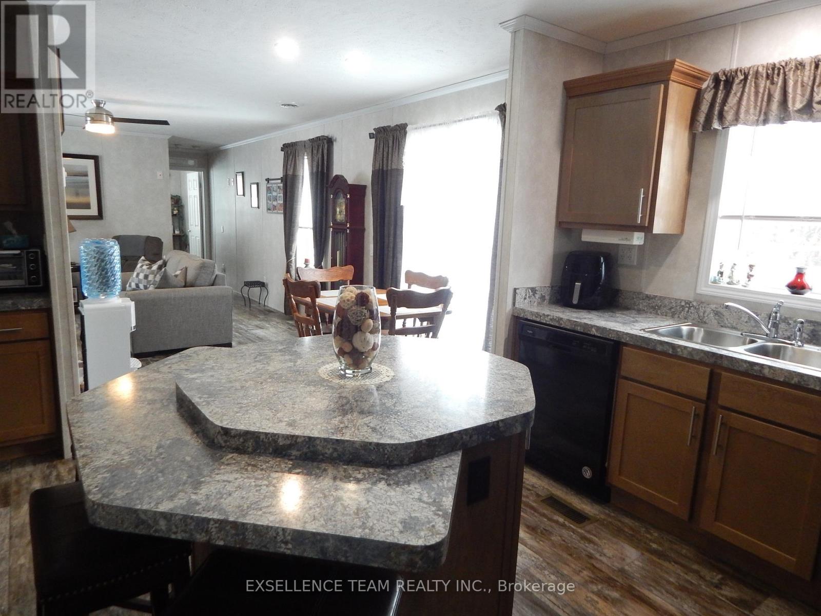 2729 Crows Nest Road E, North Stormont, Ontario  K0C 1T0 - Photo 6 - X12781550