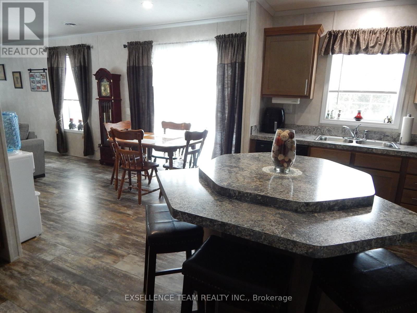 2729 Crows Nest Road E, North Stormont, Ontario  K0C 1T0 - Photo 7 - X12781550