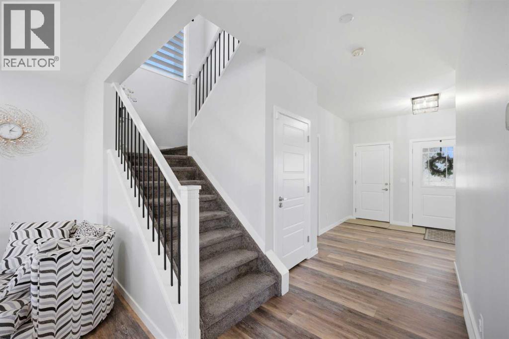 1153 Chinook Gate Bay Sw, Airdrie, Alberta  T4B 5J1 - Photo 6 - A2303098