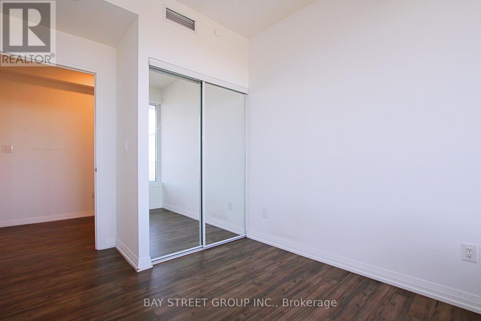 2702 - 75 Canterbury Place, Toronto, Ontario  M2N 0L2 - Photo 15 - C13016148