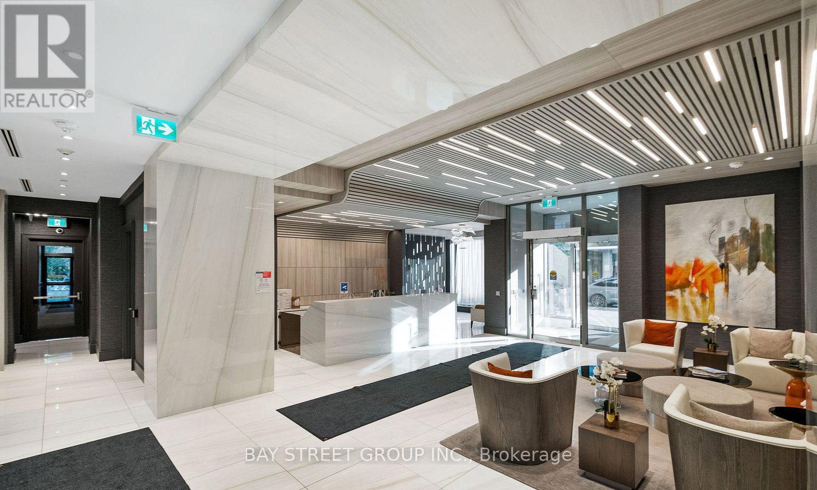 2702 - 75 Canterbury Place, Toronto, Ontario  M2N 0L2 - Photo 2 - C13016148