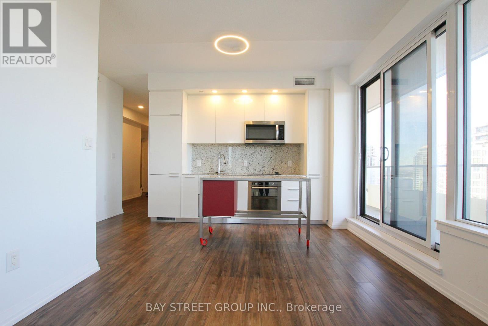 2702 - 75 Canterbury Place, Toronto, Ontario  M2N 0L2 - Photo 6 - C13016148