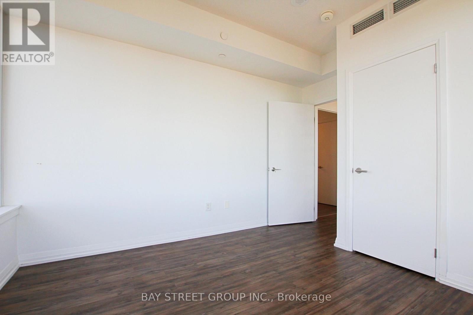 2702 - 75 Canterbury Place, Toronto, Ontario  M2N 0L2 - Photo 9 - C13016148