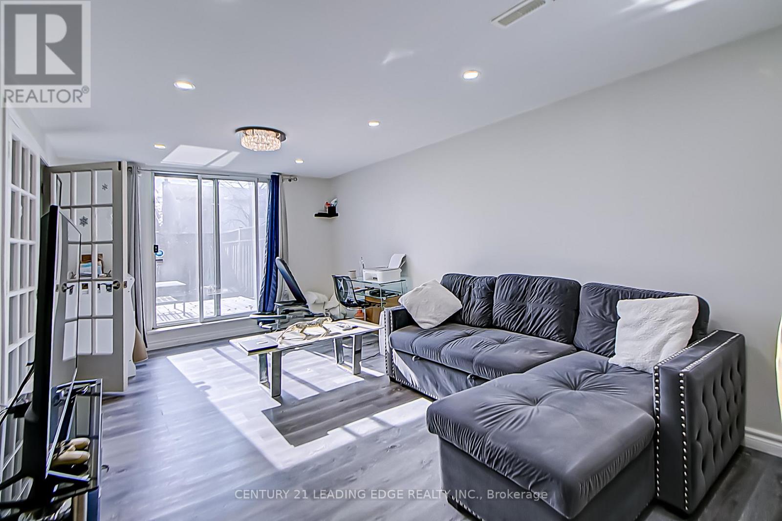 Lower - 879 Marinet Crescent, Pickering, Ontario  L1W 2M2 - Photo 2 - E13016156