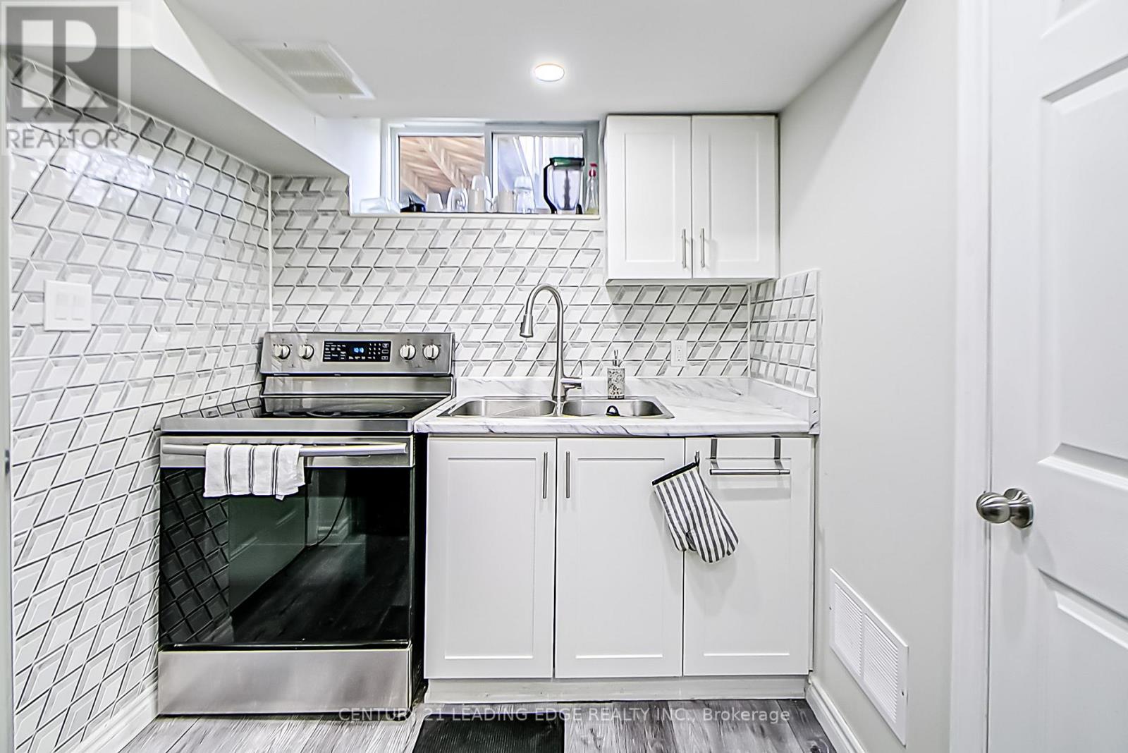 Lower - 879 Marinet Crescent, Pickering, Ontario  L1W 2M2 - Photo 5 - E13016156