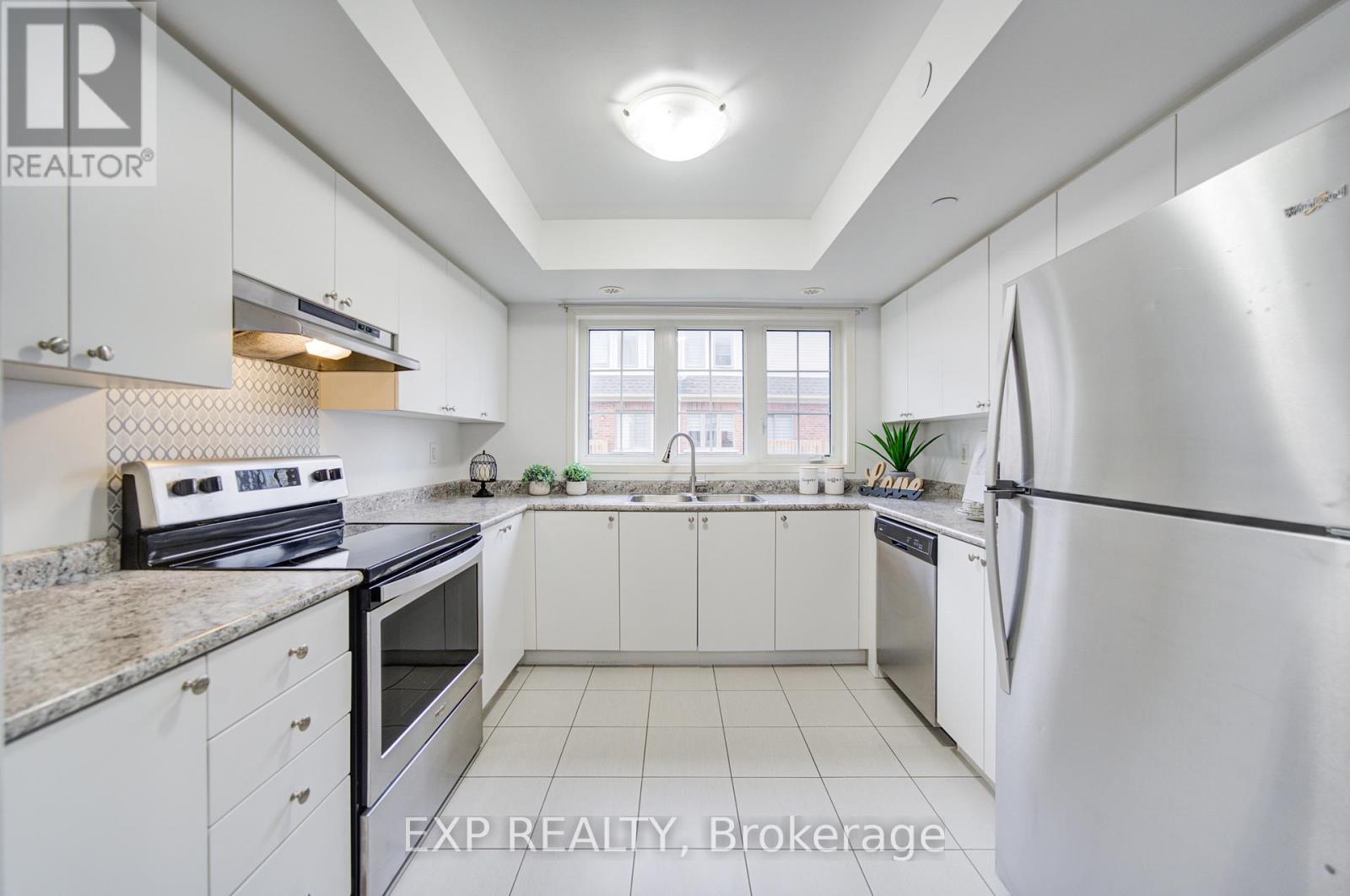 2723 Deputy Minister Path, Oshawa, Ontario  L1L 0M7 - Photo 3 - E13016184