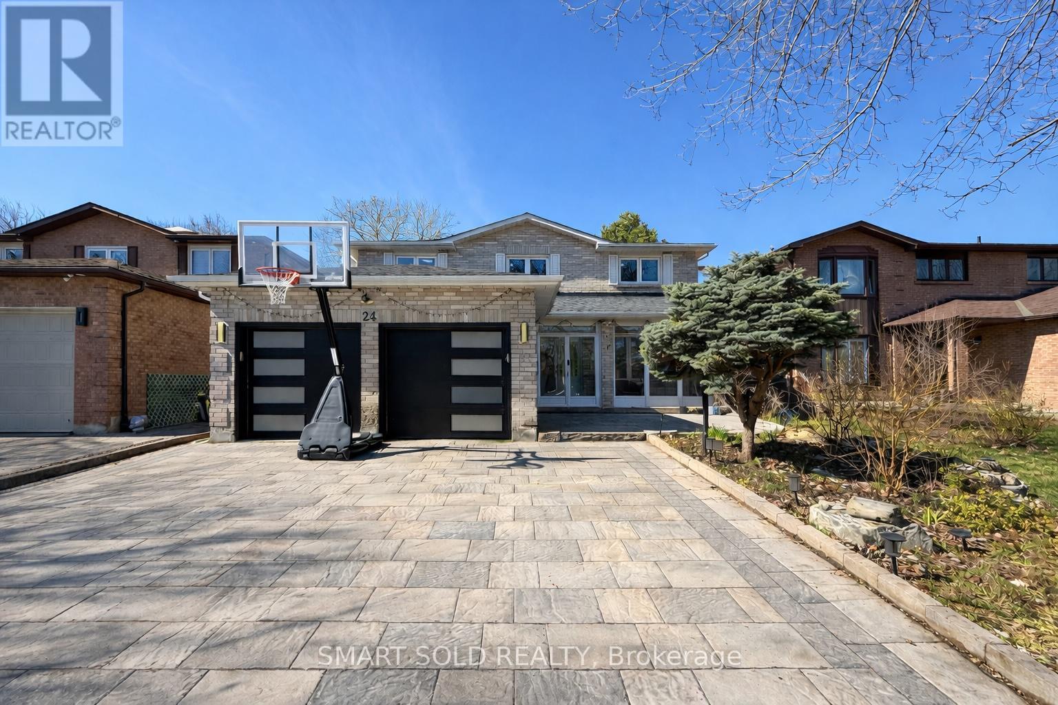 24 NORMANDY CRESCENT, Richmond Hill, Ontario