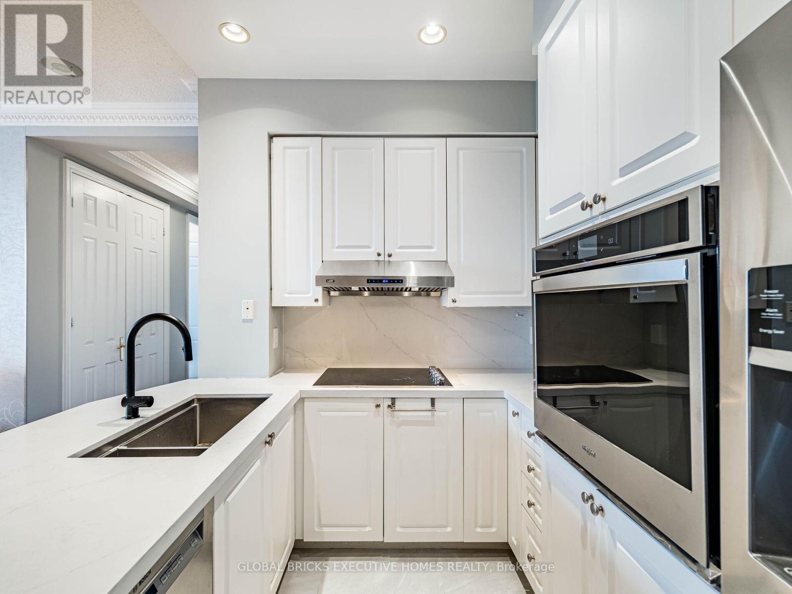 Pho8 - 25 Kingsbridge Garden Circle, Mississauga, Ontario  L5R 4B1 - Photo 18 - W12988996