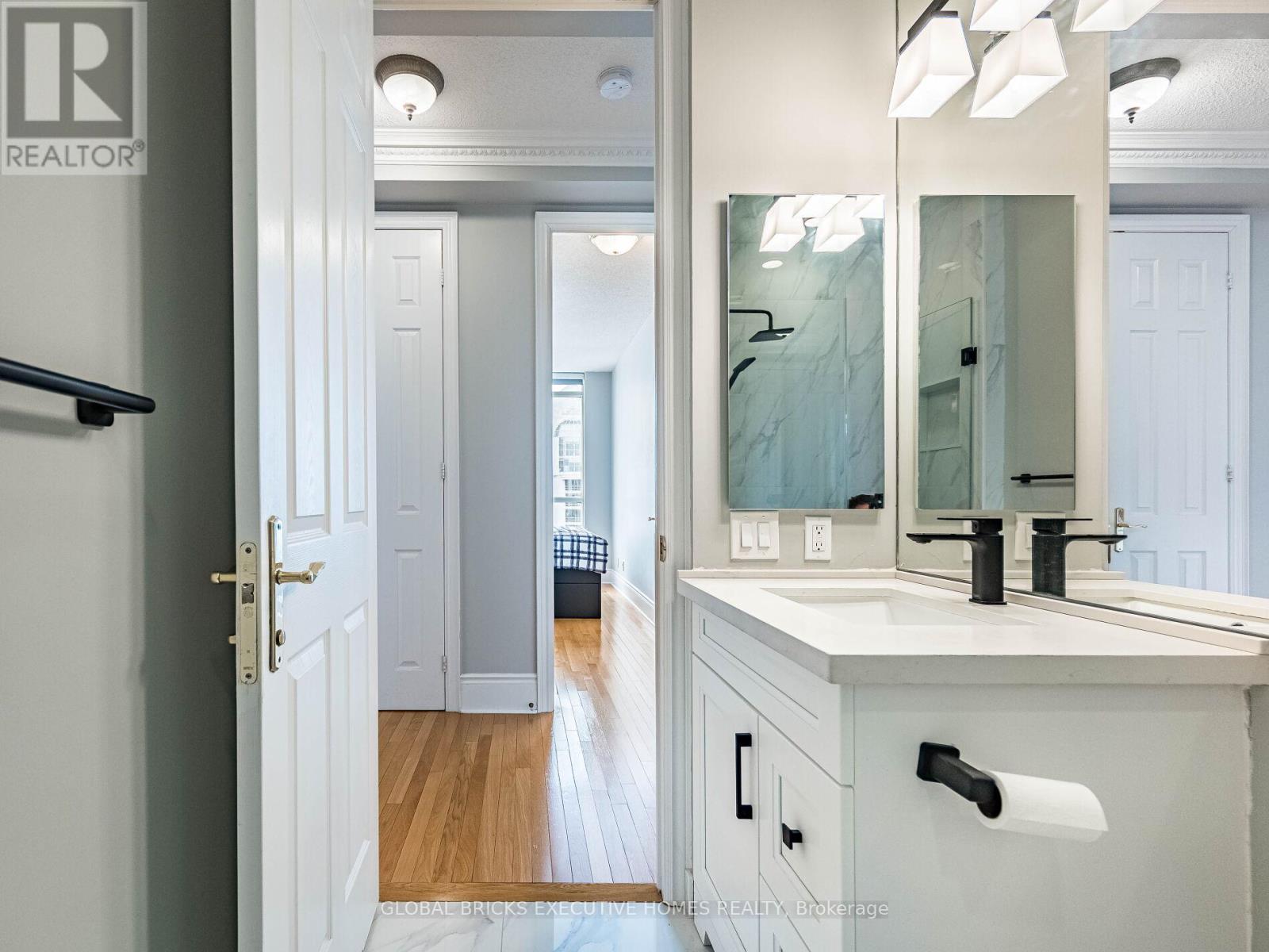 Pho8 - 25 Kingsbridge Garden Circle, Mississauga, Ontario  L5R 4B1 - Photo 28 - W12988996