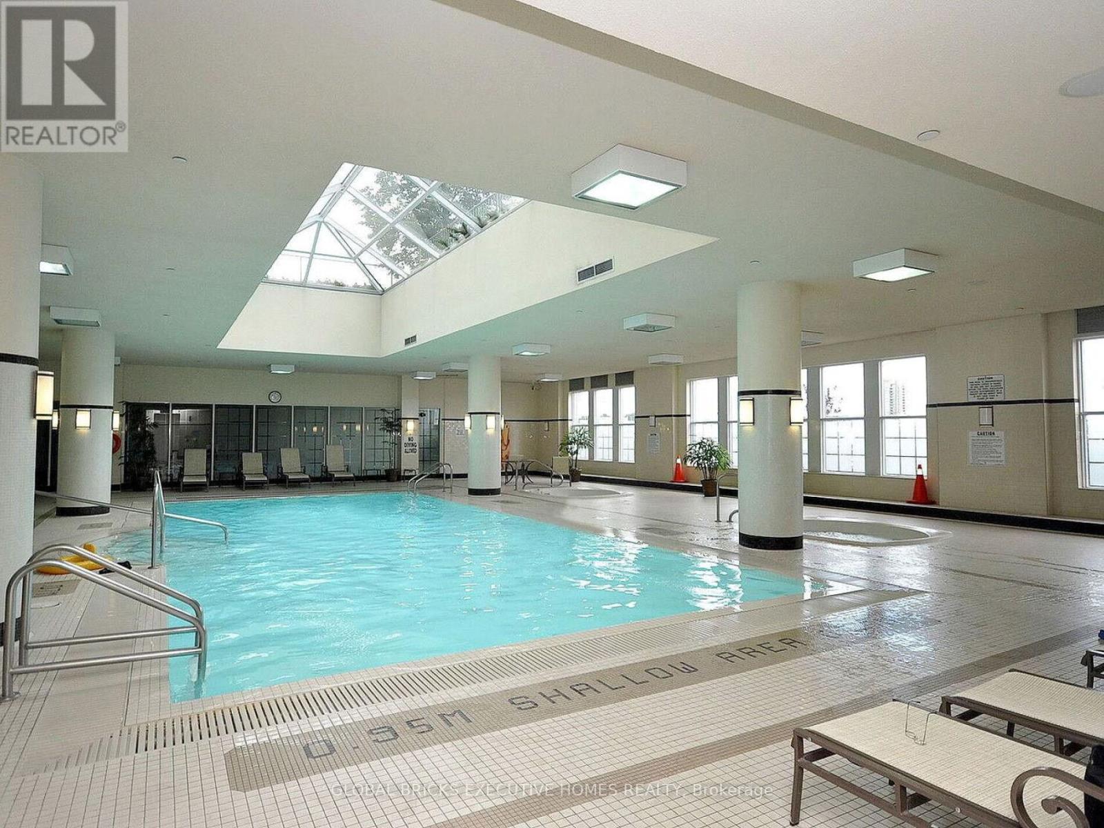 Pho8 - 25 Kingsbridge Garden Circle, Mississauga, Ontario  L5R 4B1 - Photo 33 - W12988996