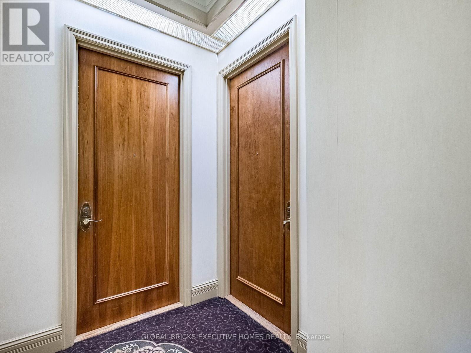 Pho8 - 25 Kingsbridge Garden Circle, Mississauga, Ontario  L5R 4B1 - Photo 9 - W12988996