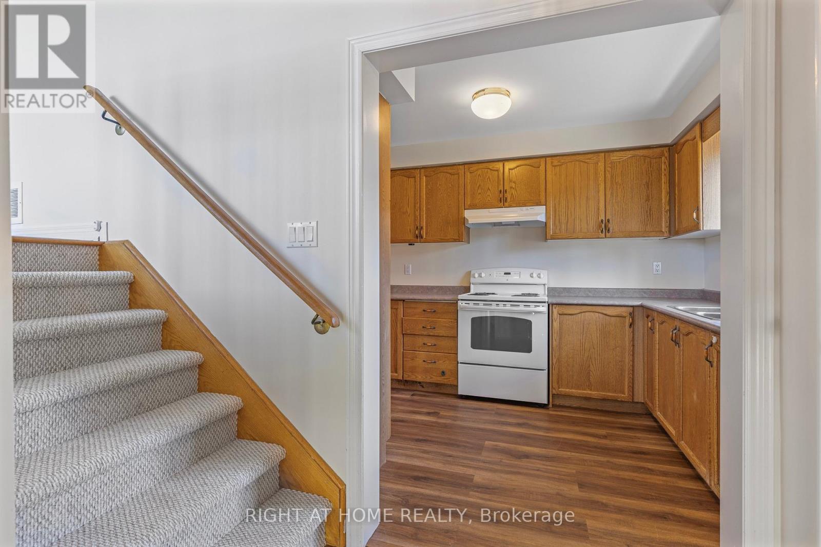 173 Simcoe Road, Bradford West Gwillimbury, Ontario  L3Z 1Y3 - Photo 6 - N13016166