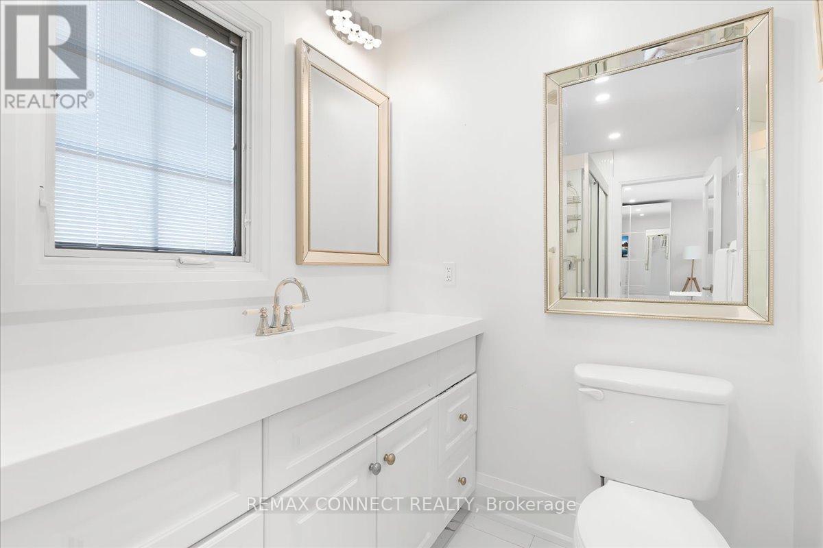 2491 Parmeer Drive, Mississauga, Ontario  L5C 2Y3 - Photo 24 - W13016154