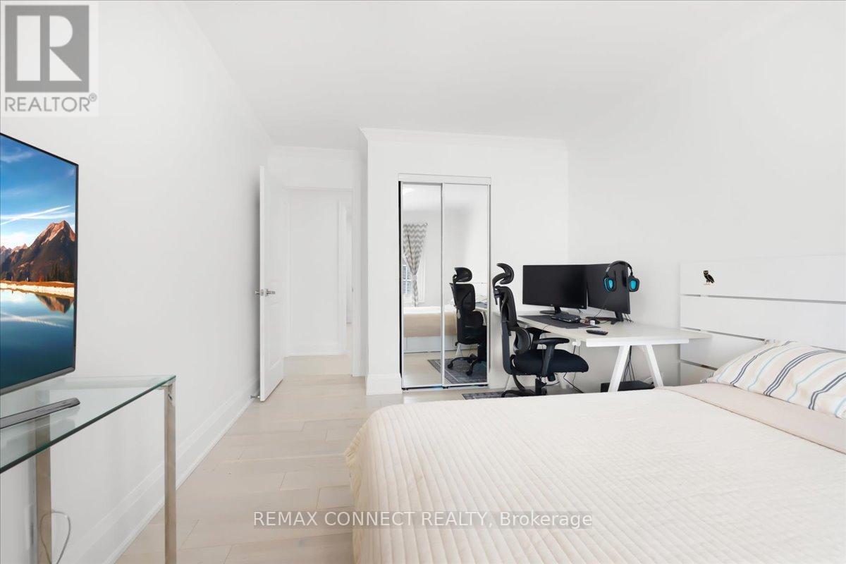 2491 Parmeer Drive, Mississauga, Ontario  L5C 2Y3 - Photo 26 - W13016154