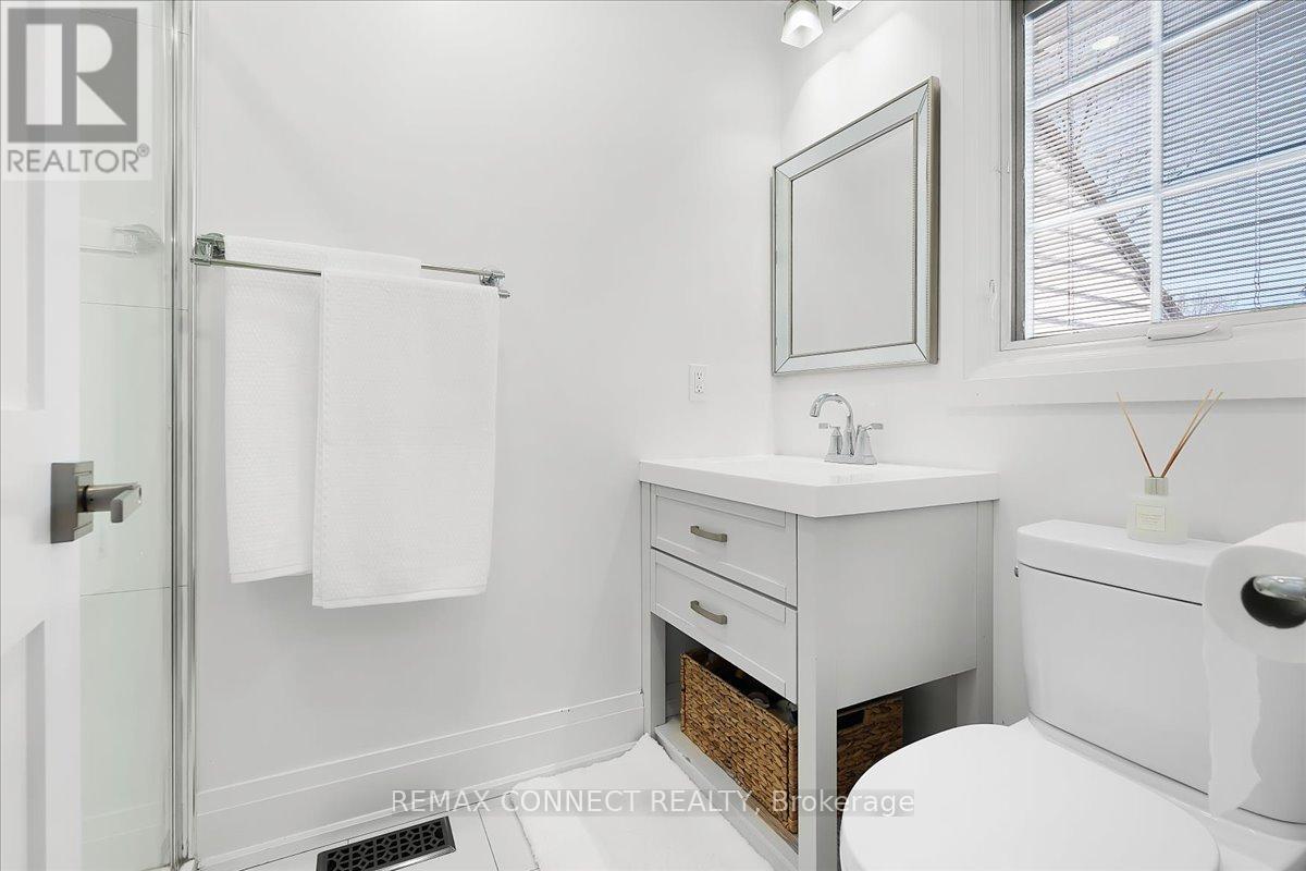 2491 Parmeer Drive, Mississauga, Ontario  L5C 2Y3 - Photo 27 - W13016154