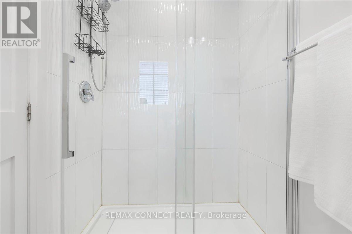 2491 Parmeer Drive, Mississauga, Ontario  L5C 2Y3 - Photo 28 - W13016154