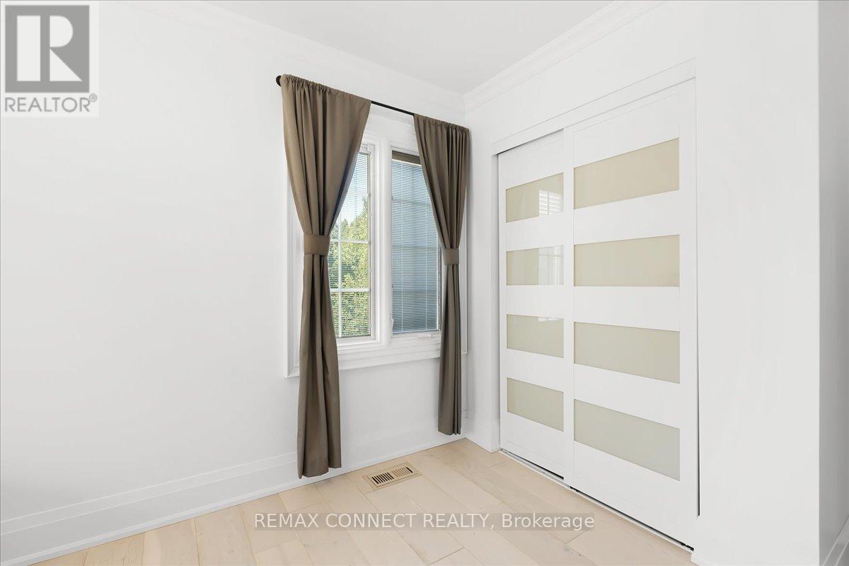 2491 Parmeer Drive, Mississauga, Ontario  L5C 2Y3 - Photo 30 - W13016154