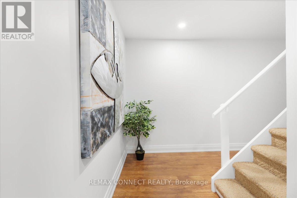 2491 Parmeer Drive, Mississauga, Ontario  L5C 2Y3 - Photo 31 - W13016154