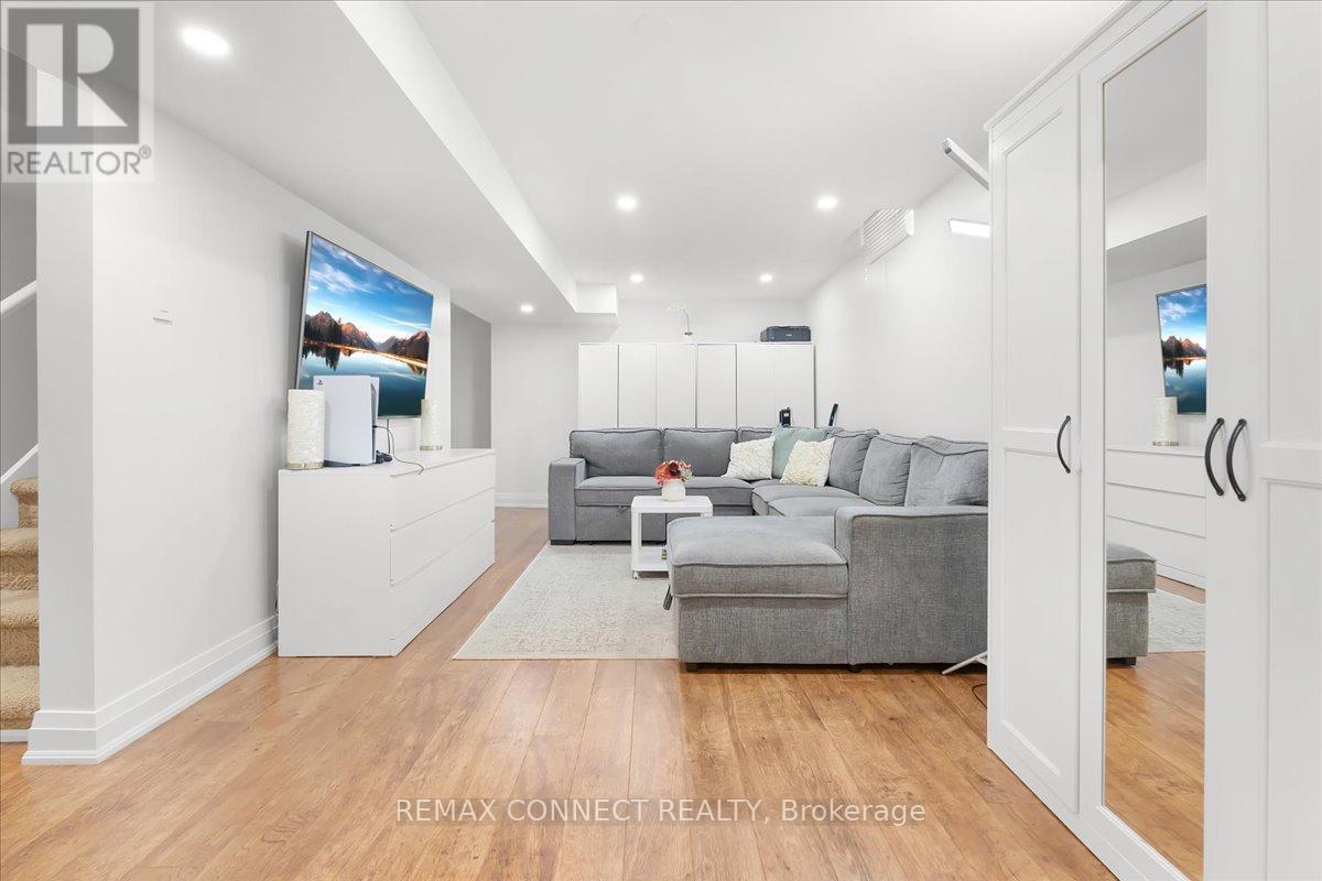 2491 Parmeer Drive, Mississauga, Ontario  L5C 2Y3 - Photo 32 - W13016154