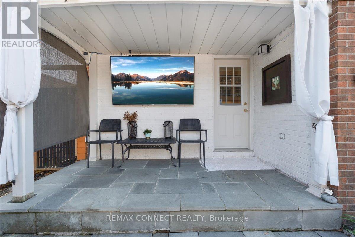 2491 Parmeer Drive, Mississauga, Ontario  L5C 2Y3 - Photo 35 - W13016154