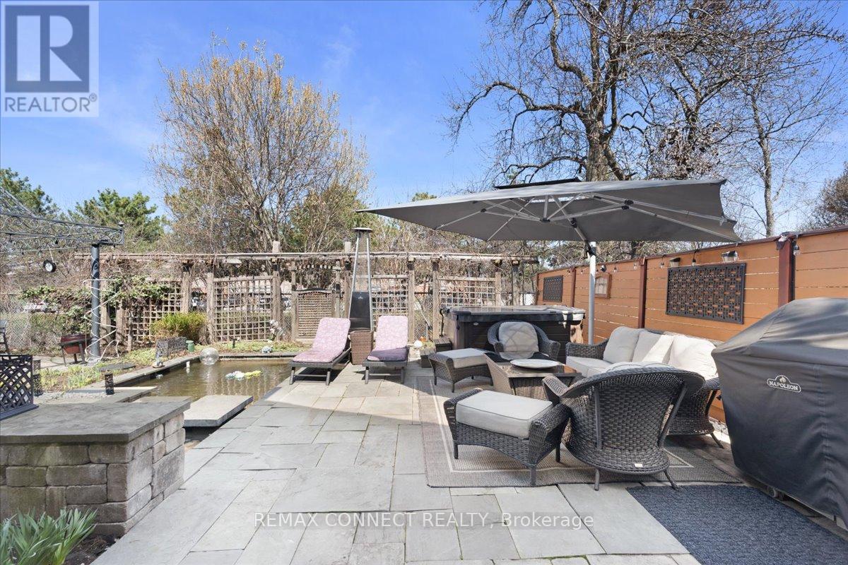 2491 Parmeer Drive, Mississauga, Ontario  L5C 2Y3 - Photo 36 - W13016154