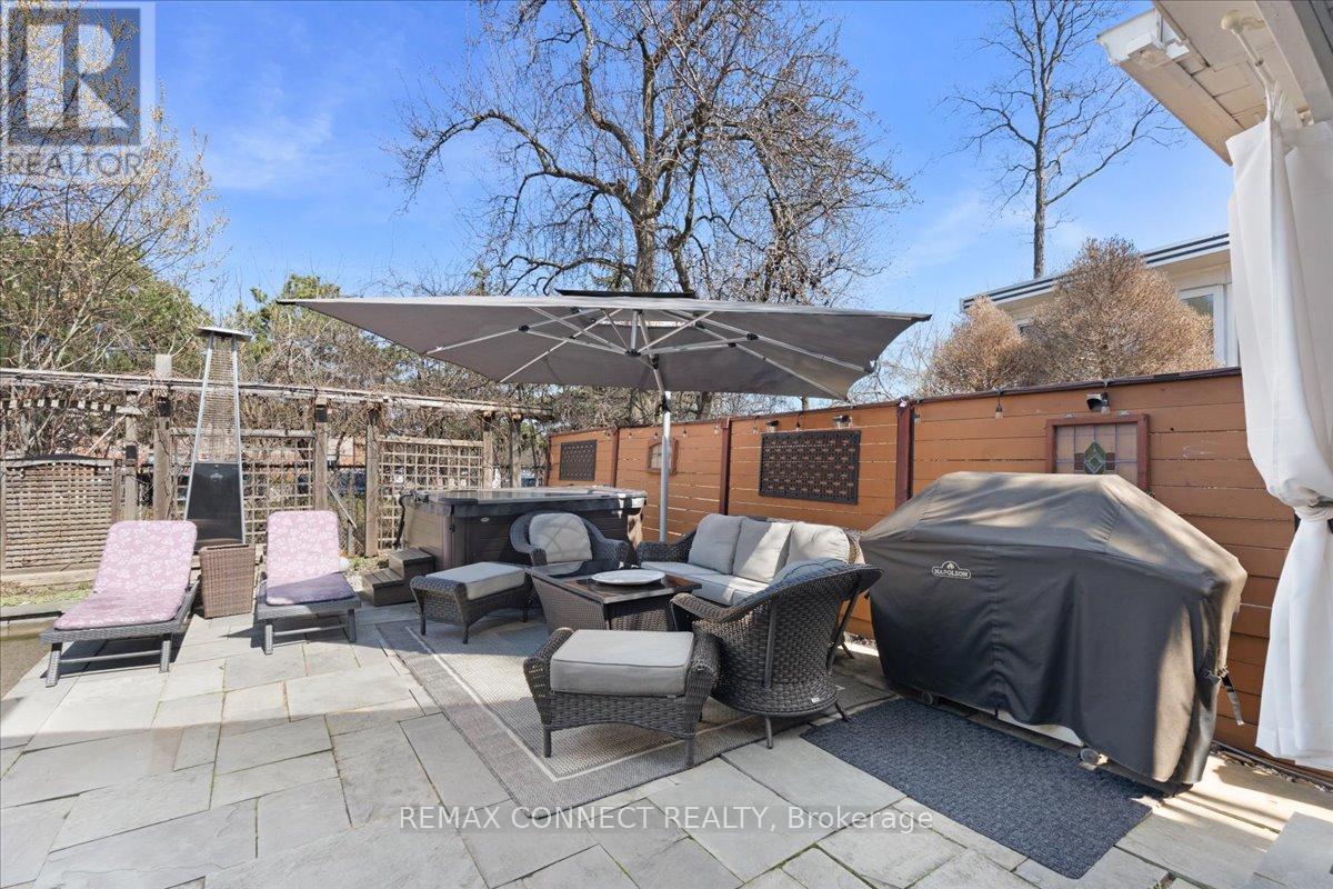 2491 Parmeer Drive, Mississauga, Ontario  L5C 2Y3 - Photo 37 - W13016154