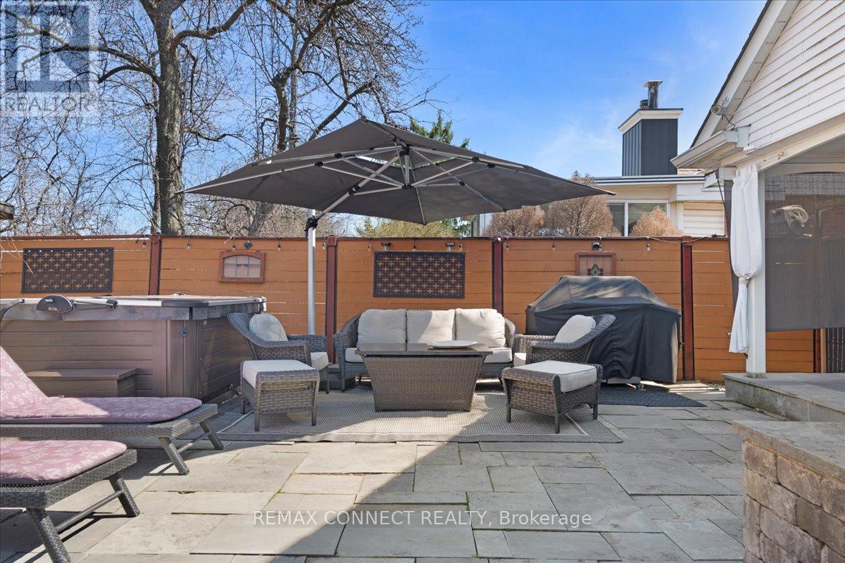 2491 Parmeer Drive, Mississauga, Ontario  L5C 2Y3 - Photo 38 - W13016154