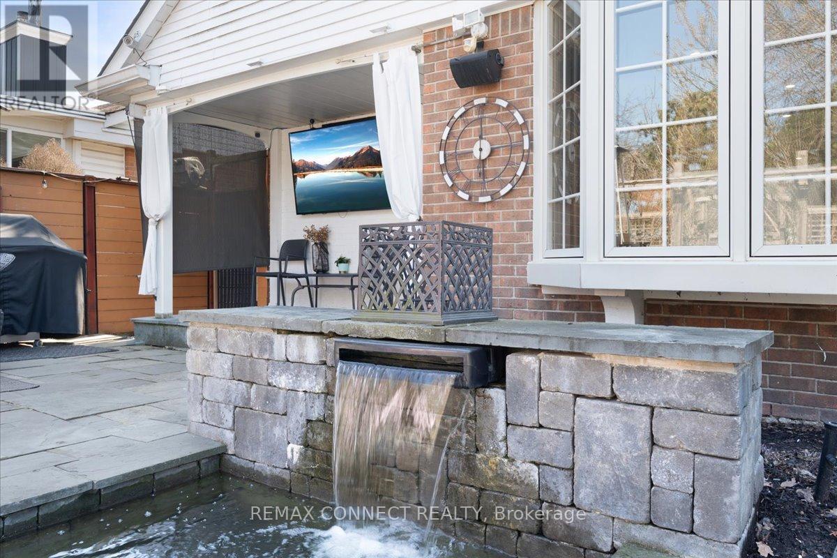 2491 Parmeer Drive, Mississauga, Ontario  L5C 2Y3 - Photo 39 - W13016154