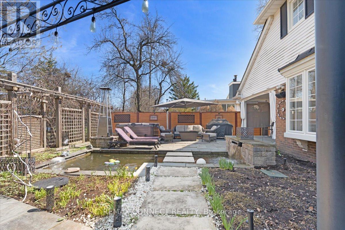 2491 Parmeer Drive, Mississauga, Ontario  L5C 2Y3 - Photo 41 - W13016154