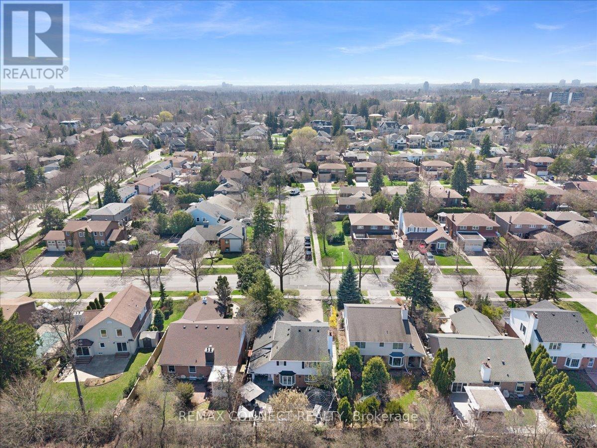 2491 Parmeer Drive, Mississauga, Ontario  L5C 2Y3 - Photo 44 - W13016154