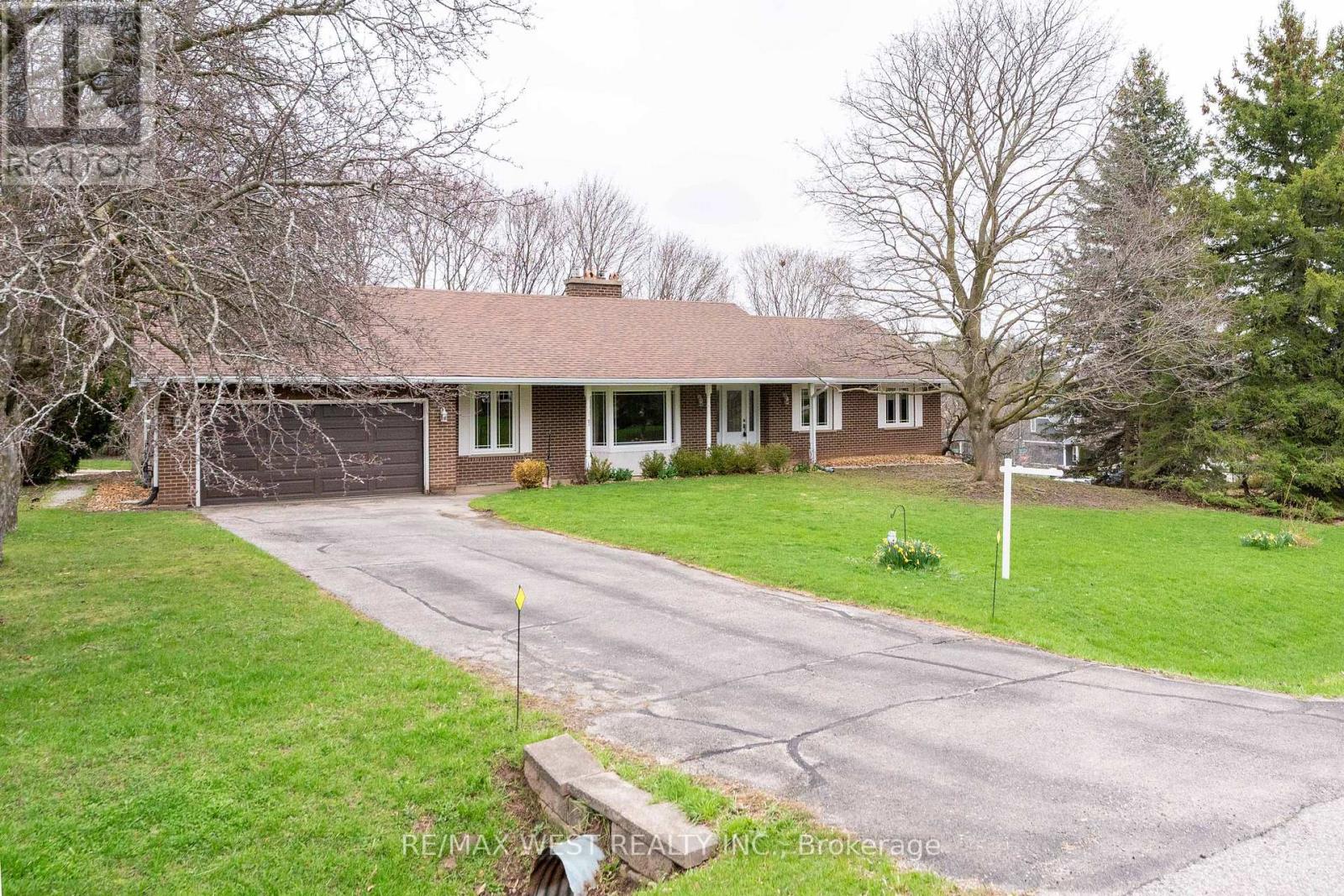 3 Field Crest Road, Caledon, Ontario  L7C 1H4 - Photo 2 - W13016178