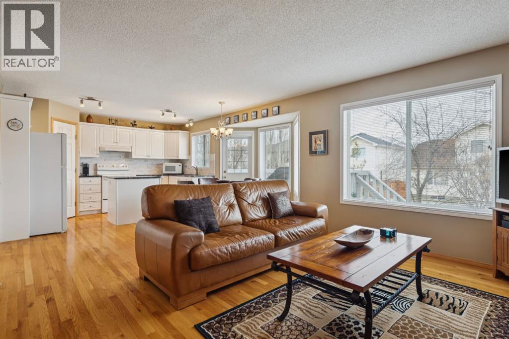 235 Sierra Morena Close Sw, Calgary, Alberta  T3H 3G3 - Photo 5 - A2302035