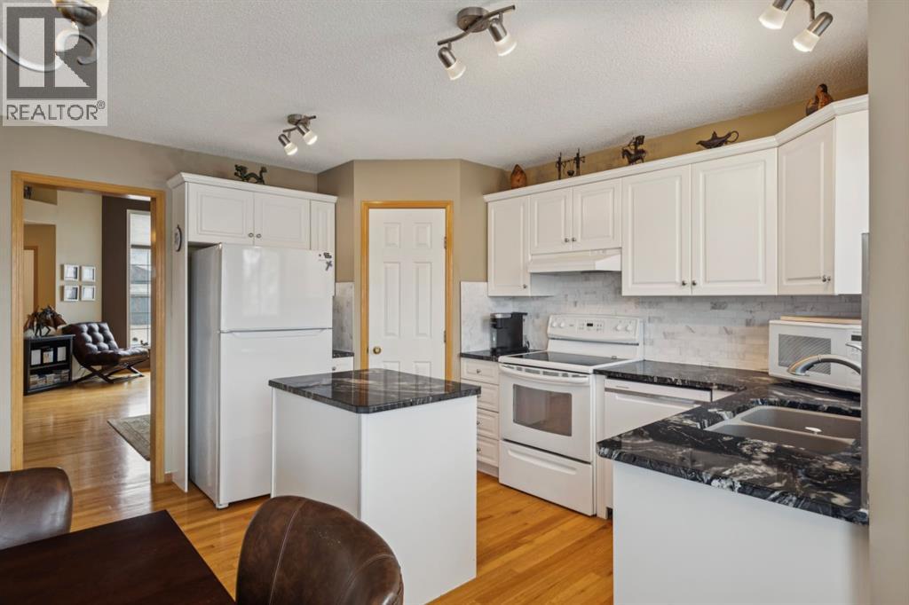 235 Sierra Morena Close Sw, Calgary, Alberta  T3H 3G3 - Photo 11 - A2302035